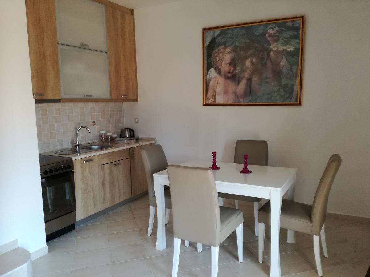 Lemons Apartment Budva